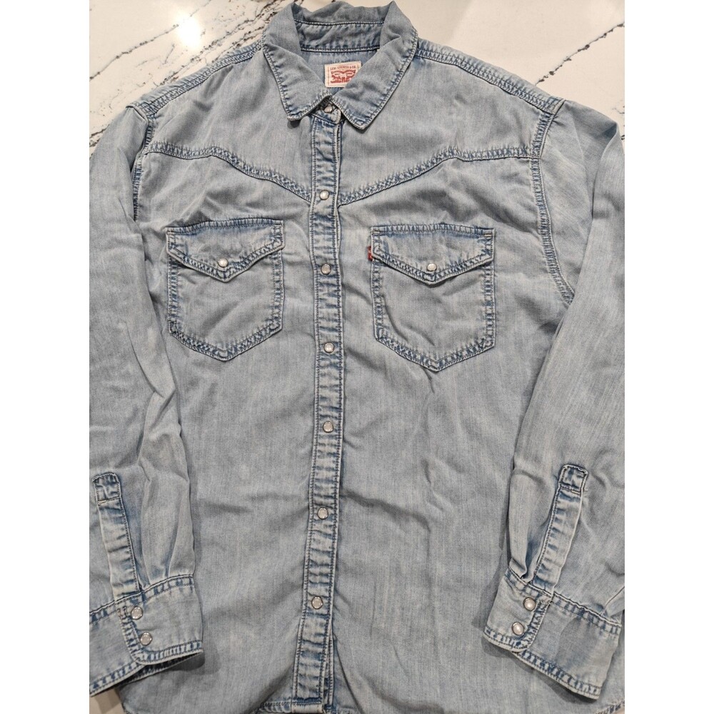 Levis Denim Western Shirt Size XL Womens  Pearl Snap Blue Long Sleeve Light Blue